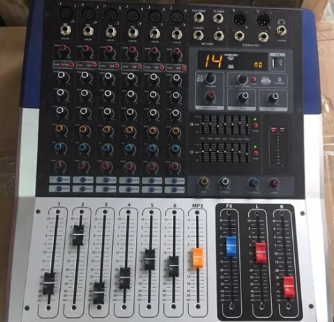 audio mixing console